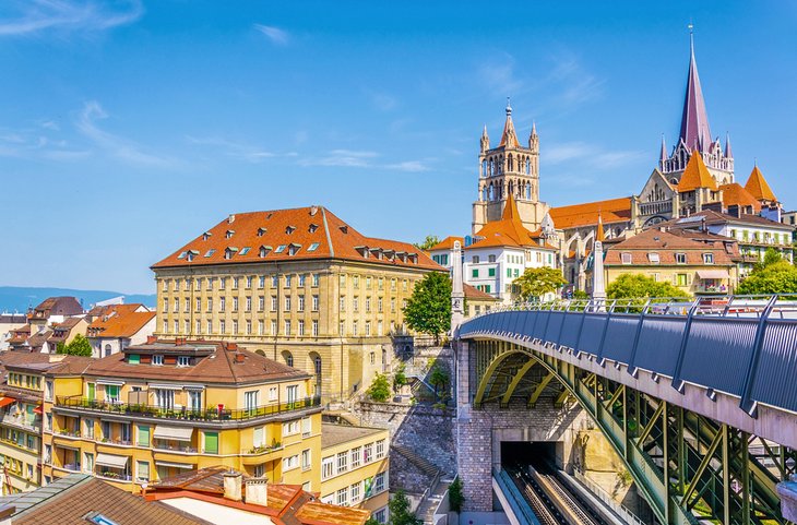 La catedral gótica de Lausana detrás del puente Charles Bessieres