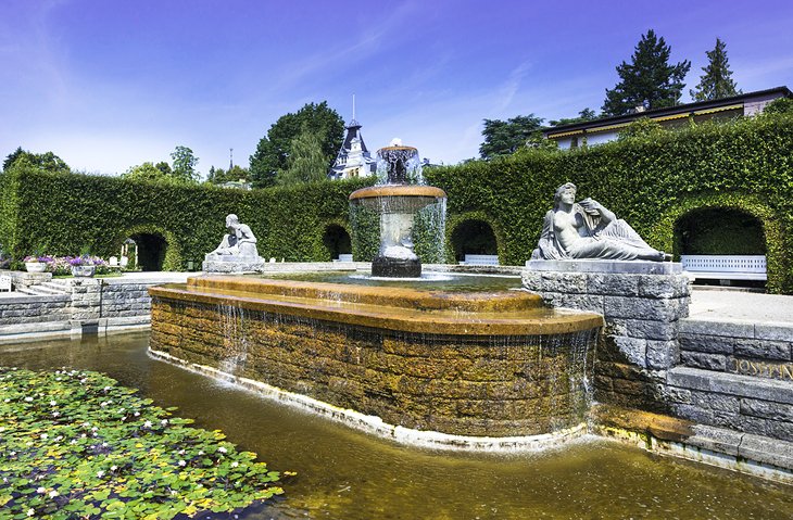 La fuente de Josefina en el jardín de rosas, Baden-Baden