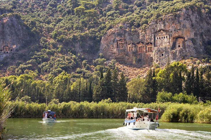 Cruceros por el río Dalyan