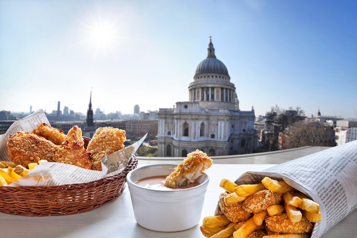 Fish and chips con vistas a la Catedral de San Pablo en Londres