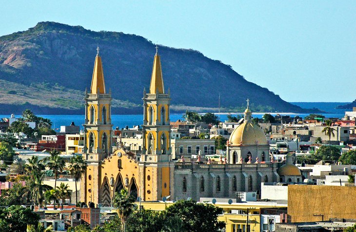 Basílica de la Inmaculada Concepción y Viejo Mazatlán