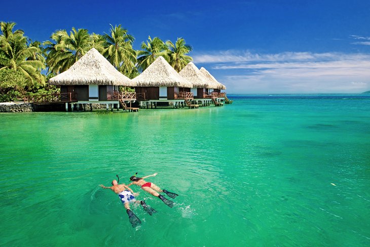 Snorkel en pareja en Bora Bora