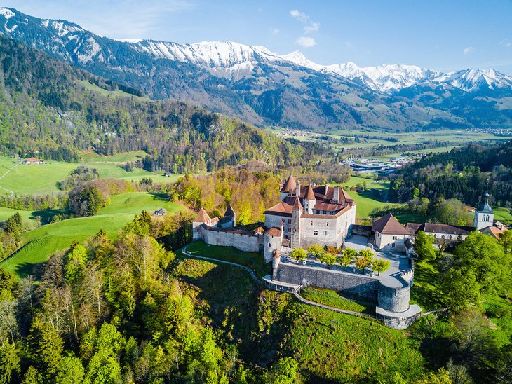 Vista aérea del castillo de Gruyères