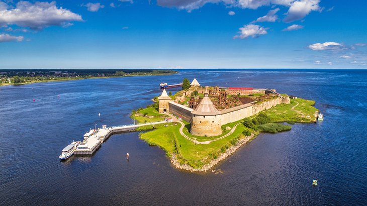 Fortaleza de la isla en el lago Ladoga