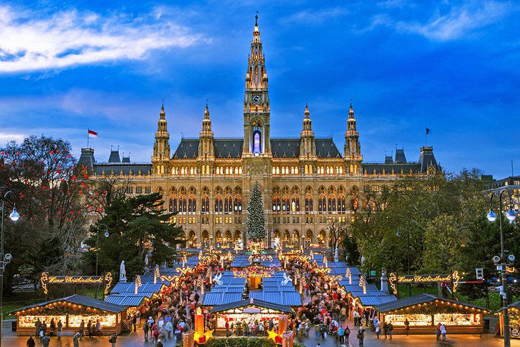 Mercado navideño de Viena frente al Rathaus