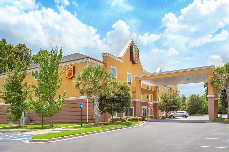 Fuente de la foto: Super 8 de Wyndham Savannah