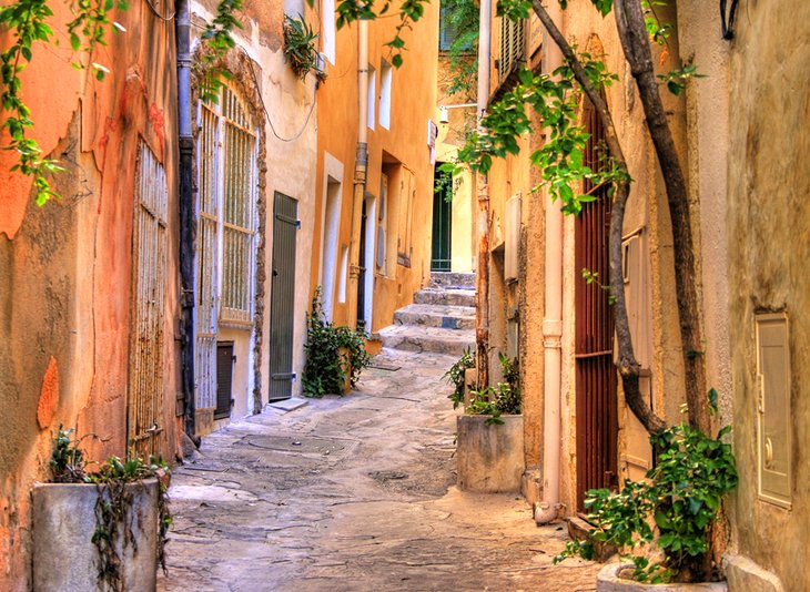 Calle en Casco antiguo de Saint-Tropez