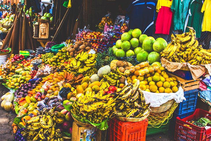Frutas a la venta en el mercado de Antigua Guatemala