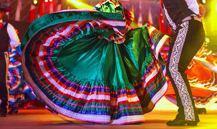 Bailarines tradicionales mexicanos