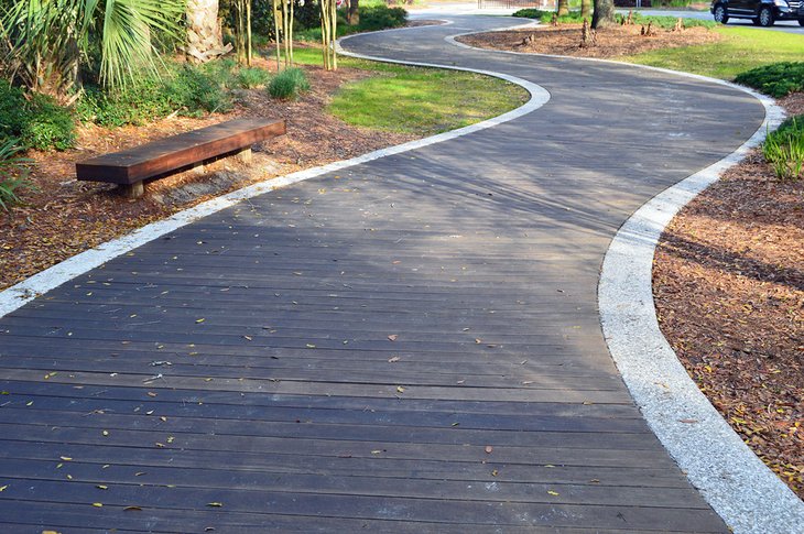 Sendero cerca de Coligny Plaza