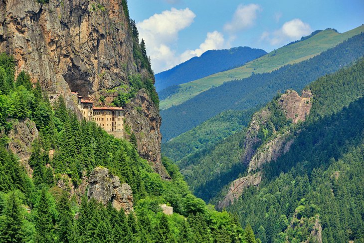 Monasterio de Soumela en un impresionante entorno montañoso